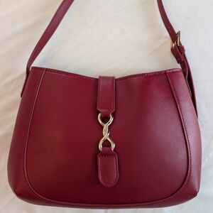Elegant Red Leather Shoulder Bag